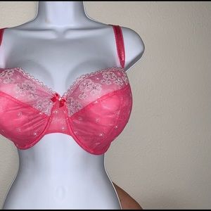 36G pink lace bra